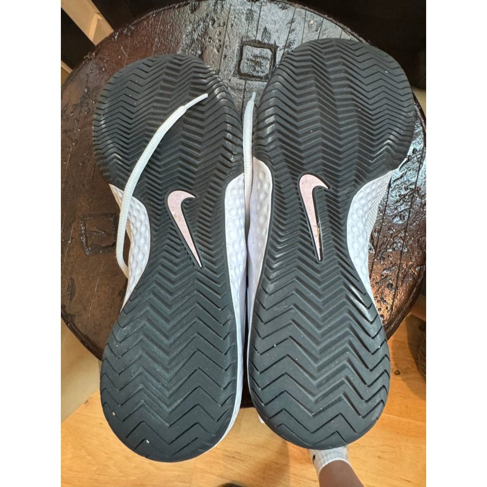 Women's Nike Tennis Shoes Size 11 White/Pink - Picture 5 of 7